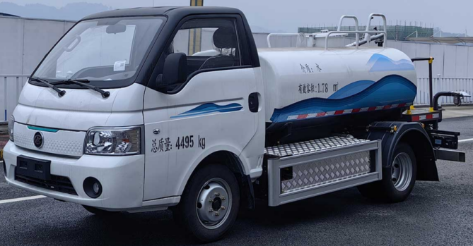 4.5T纯电动洒水车 程力